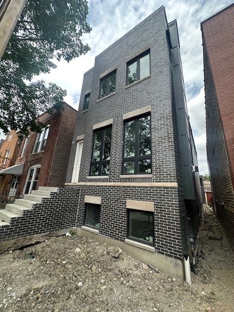 Tiny photo for 2638 W Superior Street, Chicago, IL 60612 (MLS # 12420590)