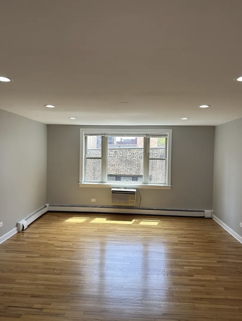 3161 N Cambridge Avenue 501