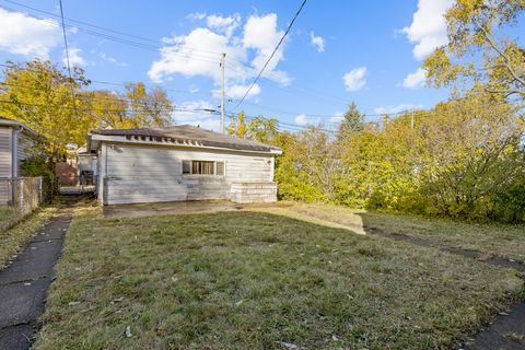 Tiny photo for 8550 S Jeffery Boulevard, Chicago, IL 60617 (MLS # 12512625)