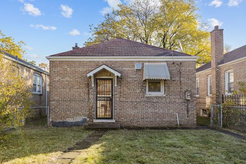 Tiny photo for 8550 S Jeffery Boulevard, Chicago, IL 60617 (MLS # 12512625)