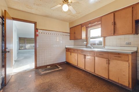 Tiny photo for 8550 S Jeffery Boulevard, Chicago, IL 60617 (MLS # 12512625)