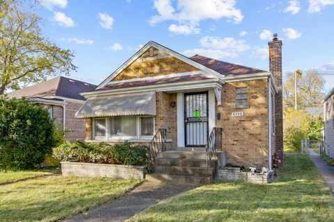 Tiny photo for 8550 S Jeffery Boulevard, Chicago, IL 60617 (MLS # 12512625)