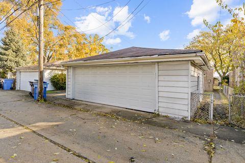 Tiny photo for 8550 S Jeffery Boulevard, Chicago, IL 60617 (MLS # 12512625)