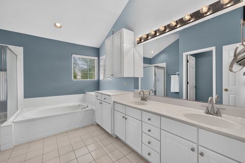 Tiny photo for 1068 Fox Path, West Dundee, IL 60118 (MLS # 12770341)