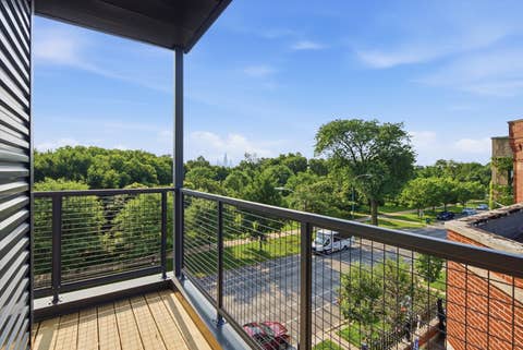Tiny photo for 1244 N Kedzie Avenue #4, Chicago, IL 60651 (MLS # 12725342)