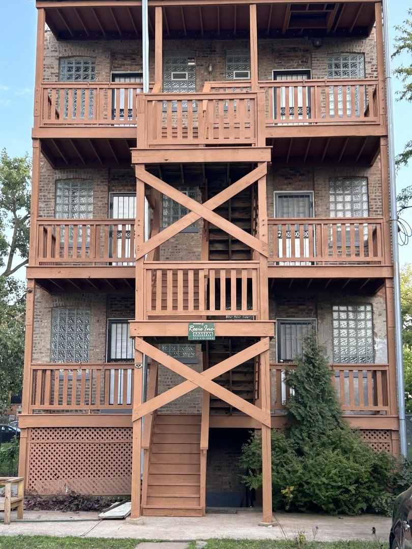 Chicago, Illinois 60624, United States, 2 Bedrooms Bedrooms, ,1 BathroomBathrooms,Residential,Active,153998