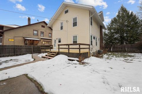 Tiny photo for 2428 ARLINGTON Avenue, Davenport, IA 52803 (MLS # QC4270032)