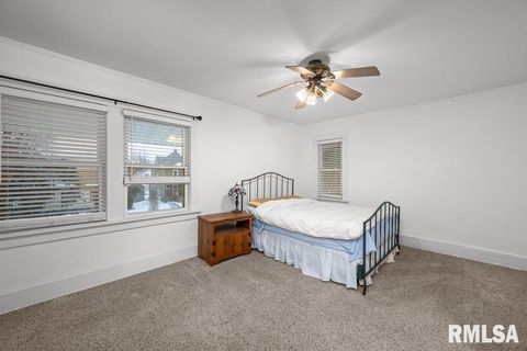 Tiny photo for 2428 ARLINGTON Avenue, Davenport, IA 52803 (MLS # QC4270032)