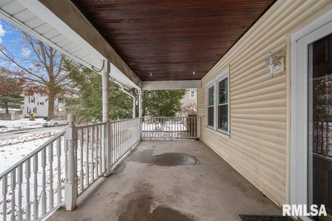 Tiny photo for 2428 ARLINGTON Avenue, Davenport, IA 52803 (MLS # QC4270032)