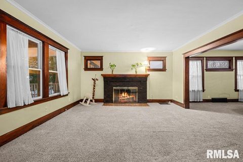 Tiny photo for 2428 ARLINGTON Avenue, Davenport, IA 52803 (MLS # QC4270032)