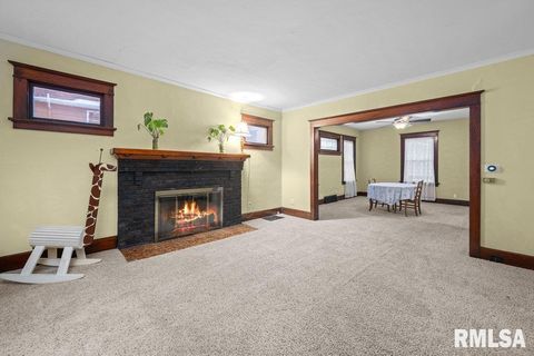 Tiny photo for 2428 ARLINGTON Avenue, Davenport, IA 52803 (MLS # QC4270032)