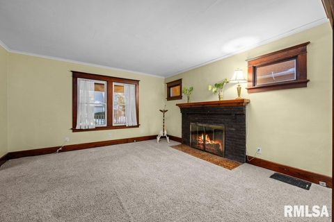 Tiny photo for 2428 ARLINGTON Avenue, Davenport, IA 52803 (MLS # QC4270032)