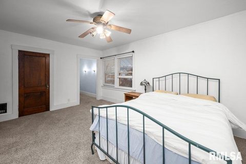 Tiny photo for 2428 ARLINGTON Avenue, Davenport, IA 52803 (MLS # QC4270032)