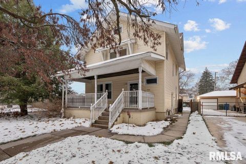 Tiny photo for 2428 ARLINGTON Avenue, Davenport, IA 52803 (MLS # QC4270032)