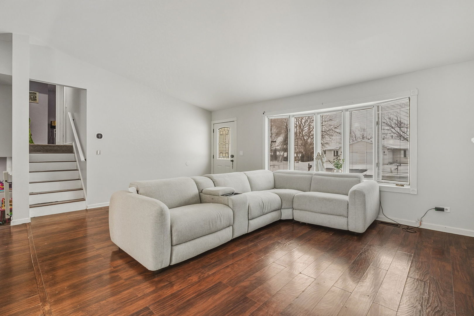 3668 N GRANDVIEW Avenue