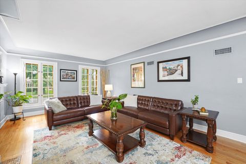 Tiny photo for 1104 Fair Oaks Avenue, Oak Park, IL 60302 (MLS # 12486680)