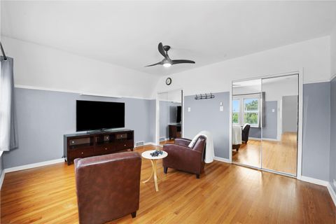 Tiny photo for 1104 Fair Oaks Avenue, Oak Park, IL 60302 (MLS # 12486680)