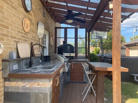 Tiny photo for 1104 Fair Oaks Avenue, Oak Park, IL 60302 (MLS # 12486680)