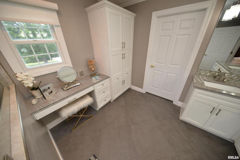 Tiny photo for 15821 N Tolle Lane, Mt Vernon, IL 62864 (MLS # EB459046)