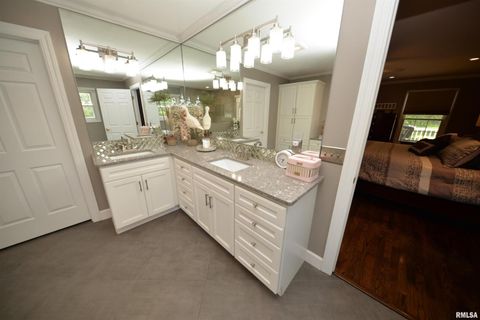 Tiny photo for 15821 N Tolle Lane, Mt Vernon, IL 62864 (MLS # EB459046)