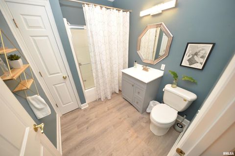 Tiny photo for 15821 N Tolle Lane, Mt Vernon, IL 62864 (MLS # EB459046)