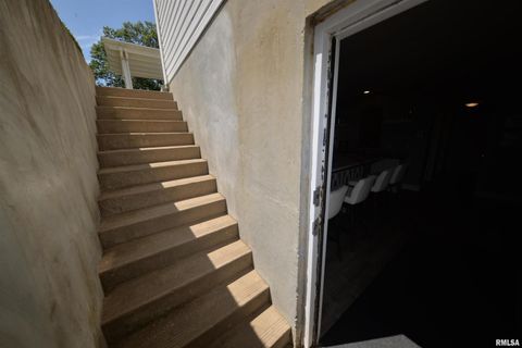 Tiny photo for 15821 N Tolle Lane, Mt Vernon, IL 62864 (MLS # EB459046)