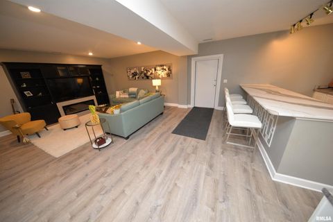 Tiny photo for 15821 N Tolle Lane, Mt Vernon, IL 62864 (MLS # EB459046)