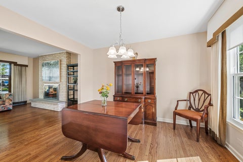 Tiny photo for 1627 E Jonquil Terrace, Arlington Heights, IL 60004 (MLS # 12764771)