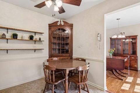 Tiny photo for 1627 E Jonquil Terrace, Arlington Heights, IL 60004 (MLS # 12764771)