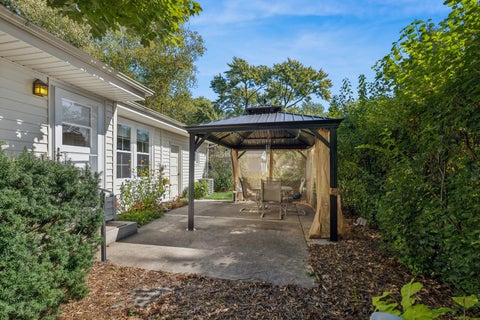 Tiny photo for 1627 E Jonquil Terrace, Arlington Heights, IL 60004 (MLS # 12764771)