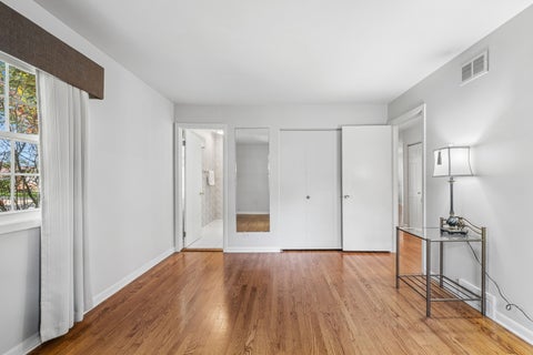 Tiny photo for 1627 E Jonquil Terrace, Arlington Heights, IL 60004 (MLS # 12764771)