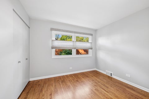 Tiny photo for 1627 E Jonquil Terrace, Arlington Heights, IL 60004 (MLS # 12764771)