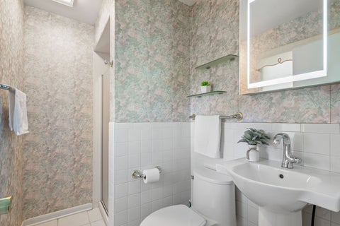 Tiny photo for 1627 E Jonquil Terrace, Arlington Heights, IL 60004 (MLS # 12764771)
