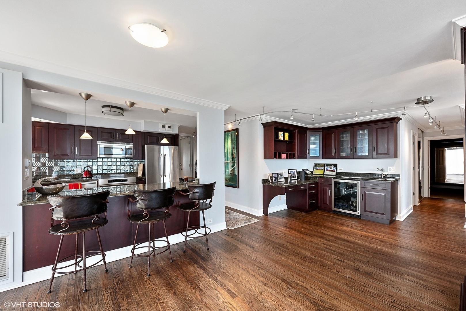 1660 N LaSalle Drive 3701-03