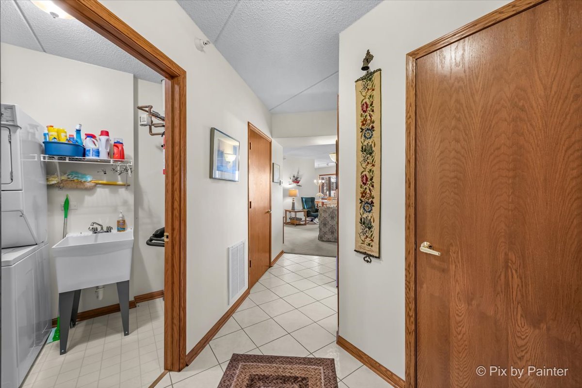 100 N Gary Avenue 208