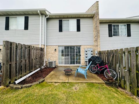 Tiny photo for 419 Lakeview Circle, Bolingbrook, IL 60440 (MLS # 12590014)