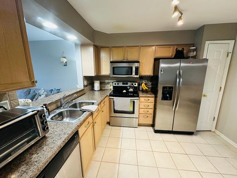 Tiny photo for 419 Lakeview Circle, Bolingbrook, IL 60440 (MLS # 12590014)
