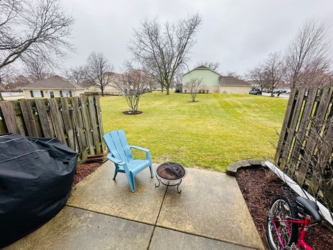 Tiny photo for 419 Lakeview Circle, Bolingbrook, IL 60440 (MLS # 12590014)