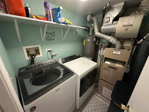 Tiny photo for 419 Lakeview Circle, Bolingbrook, IL 60440 (MLS # 12590014)