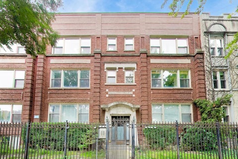 Photo of 835 W Lawrence Avenue #2N, Chicago, IL 60640 (MLS # 12745367)