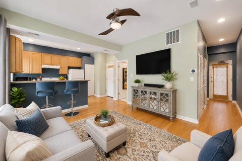 Tiny photo for 835 W Lawrence Avenue #2N, Chicago, IL 60640 (MLS # 12745367)