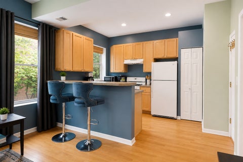 Tiny photo for 835 W Lawrence Avenue #2N, Chicago, IL 60640 (MLS # 12745367)