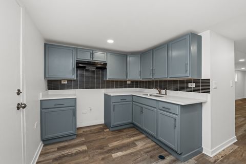 Tiny photo for 7832 S Paxton Avenue, Chicago, IL 60649 (MLS # 12545336)