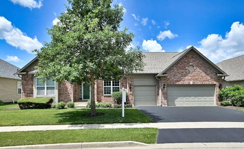Photo of 572 Tuscan View Drive, Elgin, IL 60124 (MLS # 12613730)