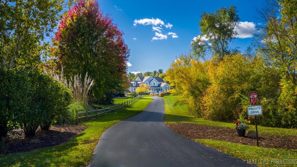 40W817 Willowbrook Drive