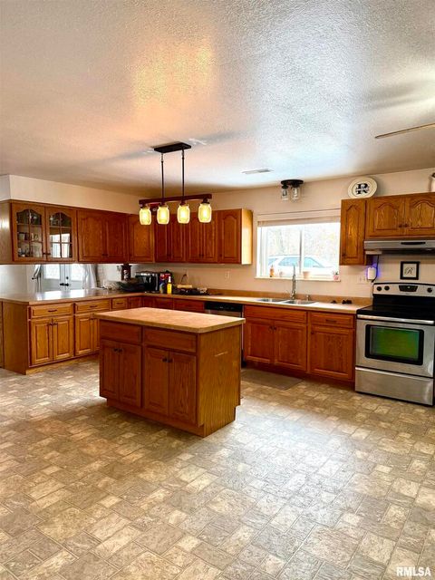 Tiny photo for 2407 Selmaville Road, Salem, IL 62881 (MLS # EB460642)