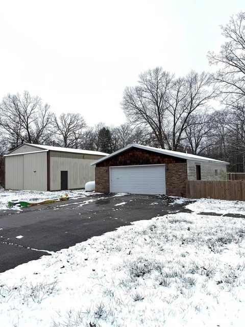 Tiny photo for 2407 Selmaville Road, Salem, IL 62881 (MLS # EB460642)