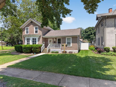 Tiny photo for 702 Pearl Street, Ottawa, IL 61350 (MLS # 12698930)