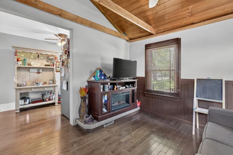 Tiny photo for 702 Pearl Street, Ottawa, IL 61350 (MLS # 12698930)