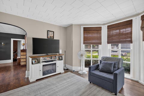 Tiny photo for 702 Pearl Street, Ottawa, IL 61350 (MLS # 12698930)